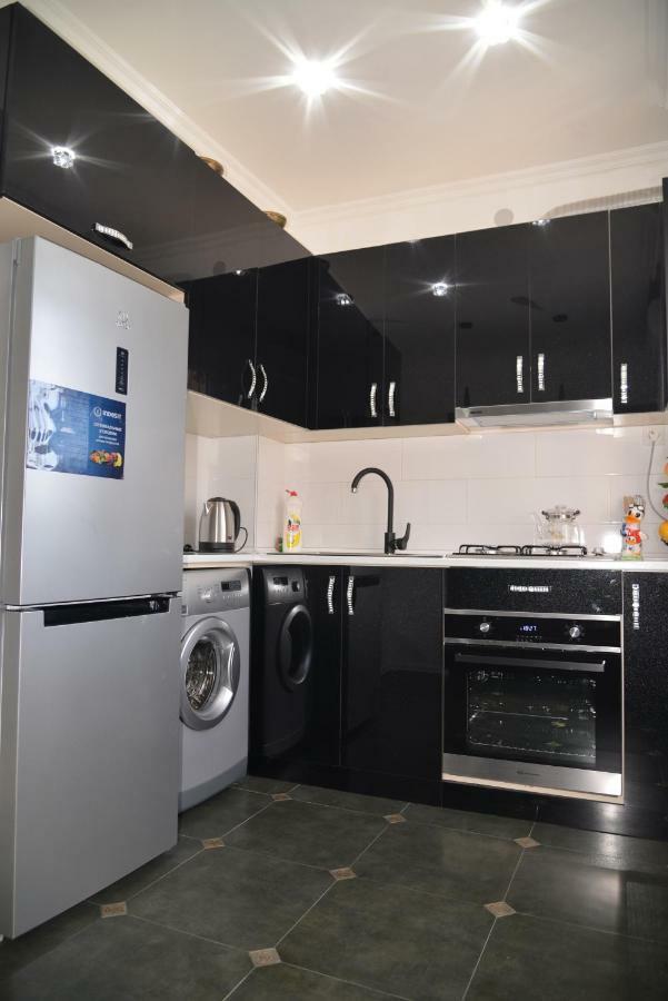 Anastasia Apartment Kutaisi Bagian luar foto