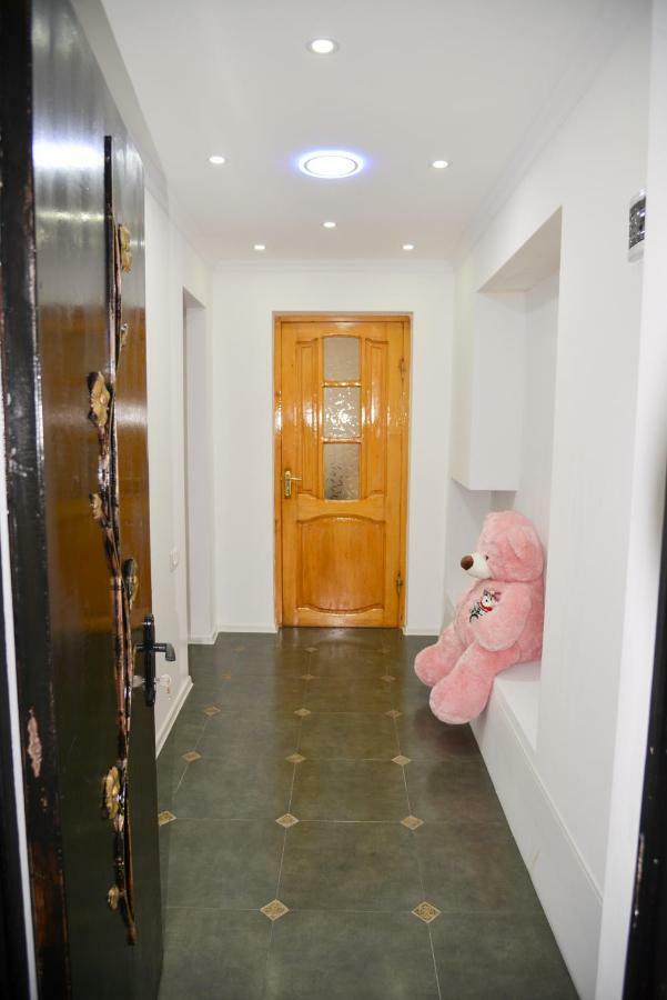 Anastasia Apartment Kutaisi Bagian luar foto